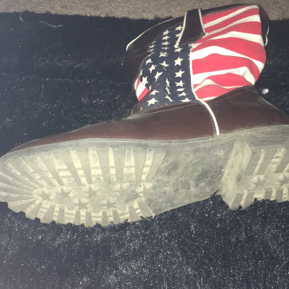 Size 10 Women’s Boots - Picture 2 of 3